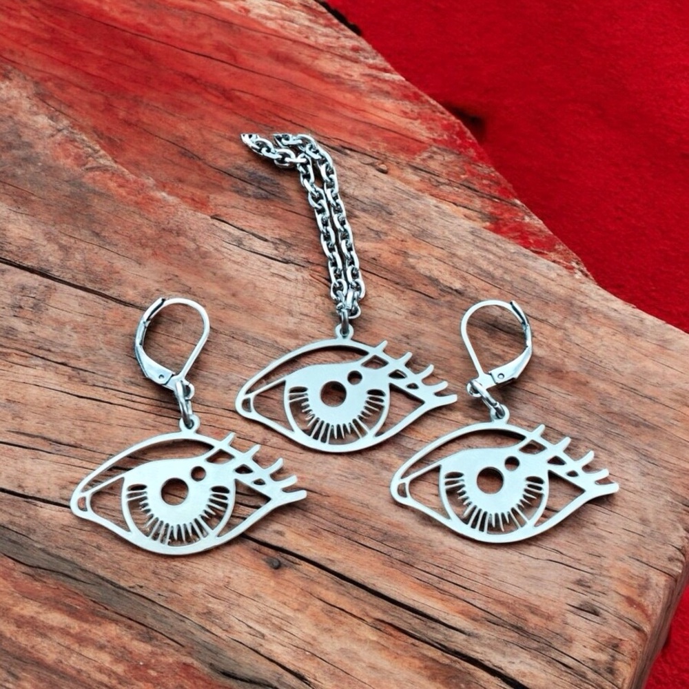 🆕 Eyes Laser Etched Necklace and Earrings Set Stainless Steel